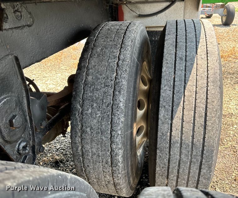 image for item DV5832 2000 Timpte  grain trailer