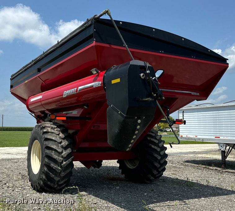 image for item DV5833 Brent  882 grain cart