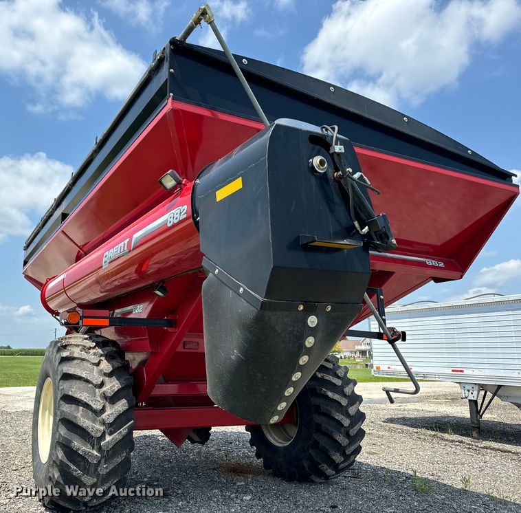 image for item DV5833 Brent  882 grain cart