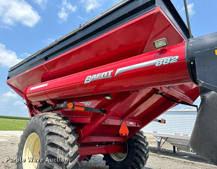 image for item DV5833 Brent  882 grain cart