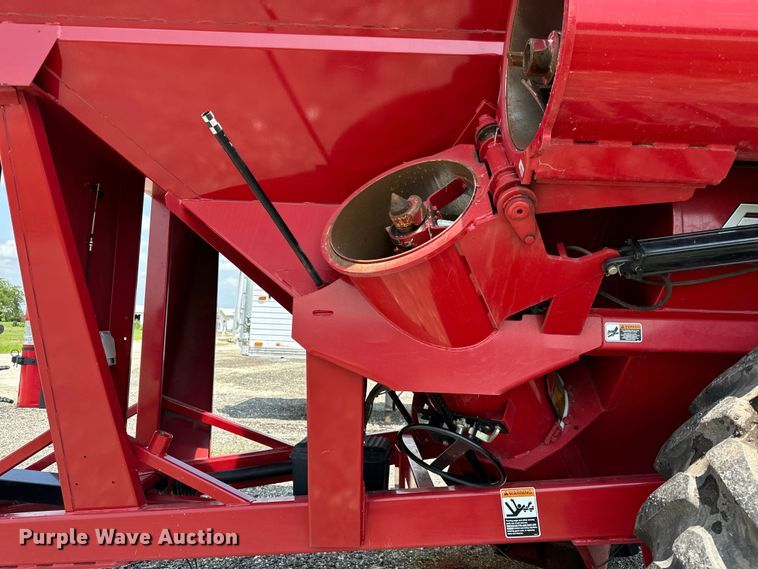 image for item DV5833 Brent  882 grain cart