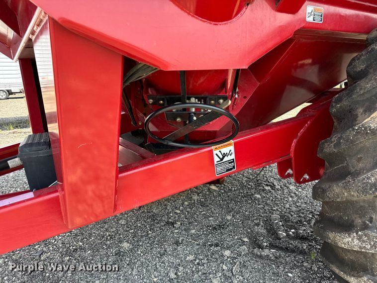 image for item DV5833 Brent  882 grain cart