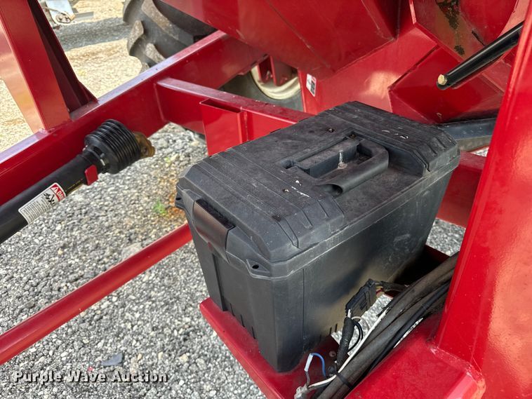 image for item DV5833 Brent  882 grain cart