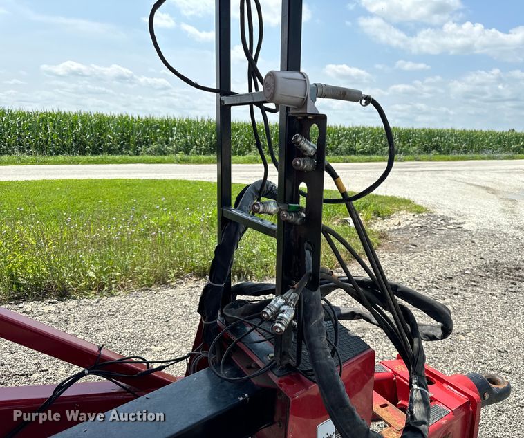 image for item DV5833 Brent  882 grain cart