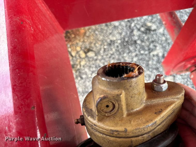 image for item DV5833 Brent  882 grain cart