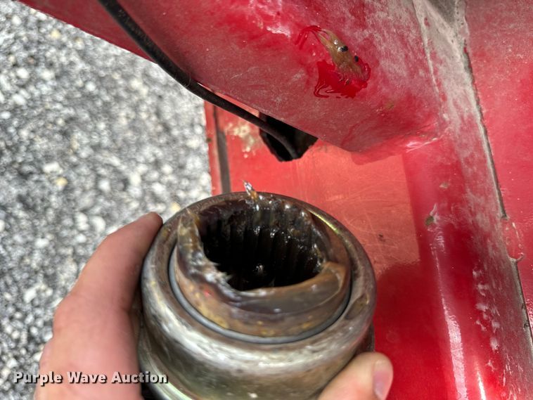 image for item DV5833 Brent  882 grain cart