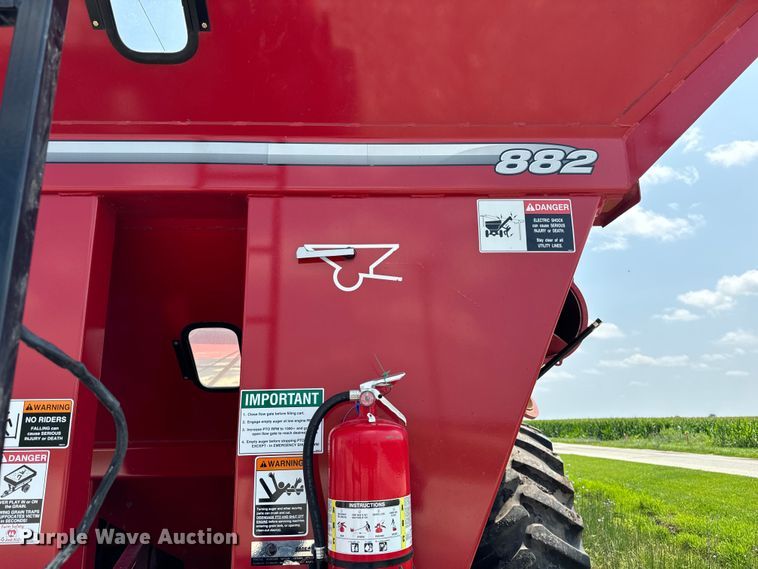 image for item DV5833 Brent  882 grain cart