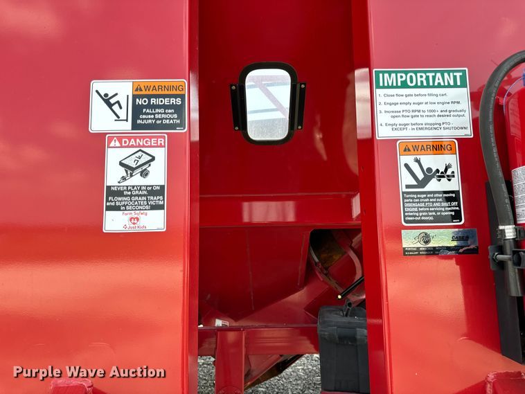 image for item DV5833 Brent  882 grain cart