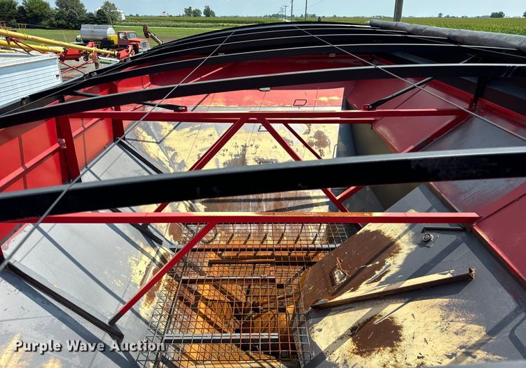 image for item DV5833 Brent  882 grain cart