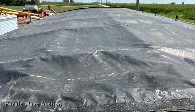 image for item DV5833 Brent  882 grain cart