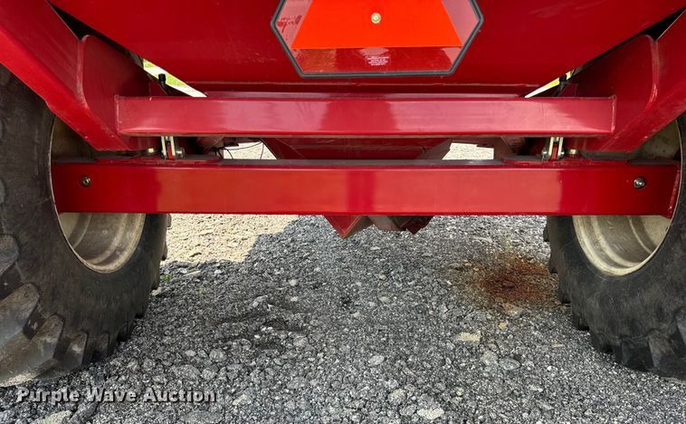 image for item DV5833 Brent  882 grain cart