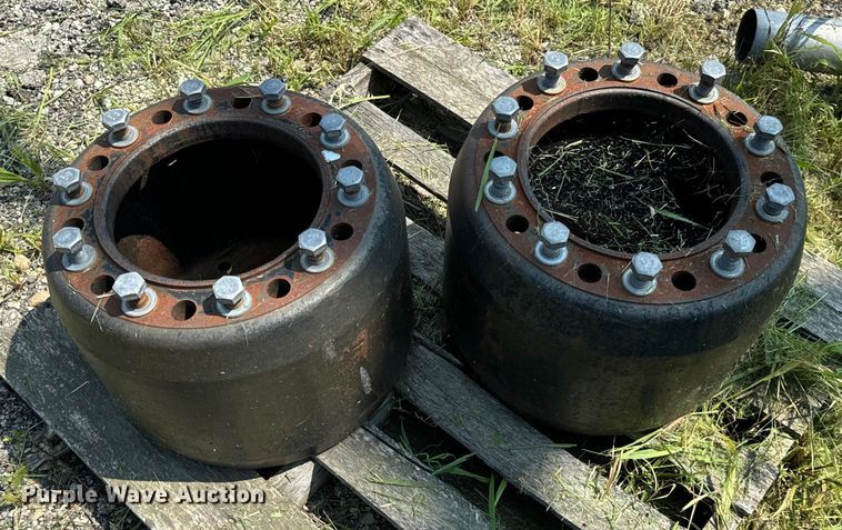 image for item DV5834 Case front dual tires and wheels