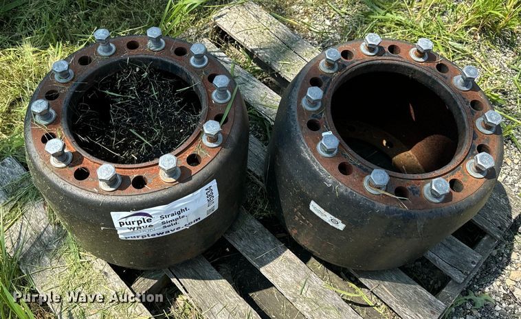 image for item DV5834 Case front dual tires and wheels