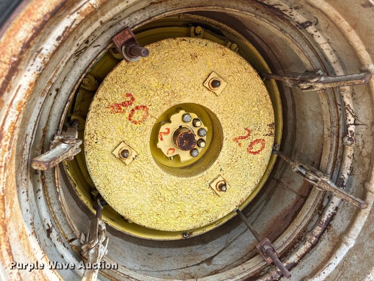 image for item DX3478 1972 John Deere 4320 tractor