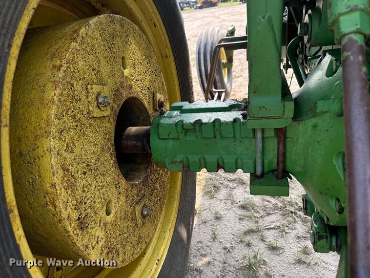 image for item DX3478 1972 John Deere 4320 tractor