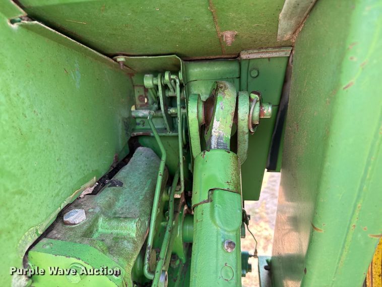 image for item DX3478 1972 John Deere 4320 tractor