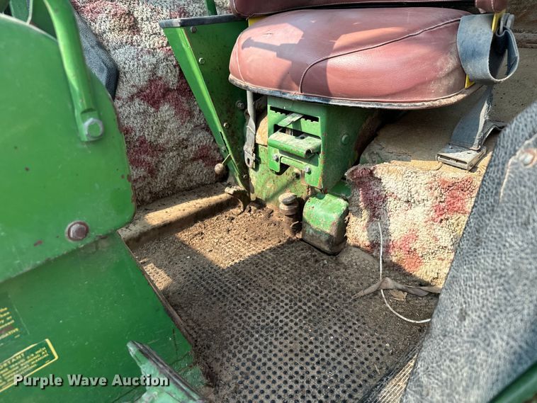 image for item DX3478 1972 John Deere 4320 tractor