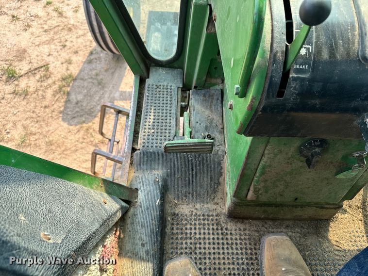 image for item DX3478 1972 John Deere 4320 tractor