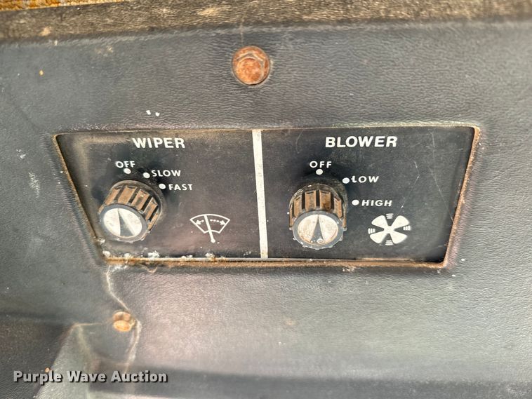 image for item DX3478 1972 John Deere 4320 tractor