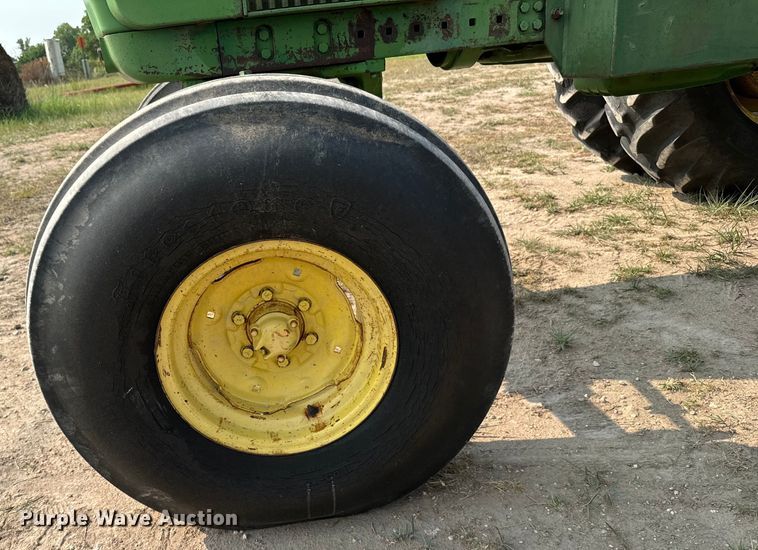 image for item DX3478 1972 John Deere 4320 tractor