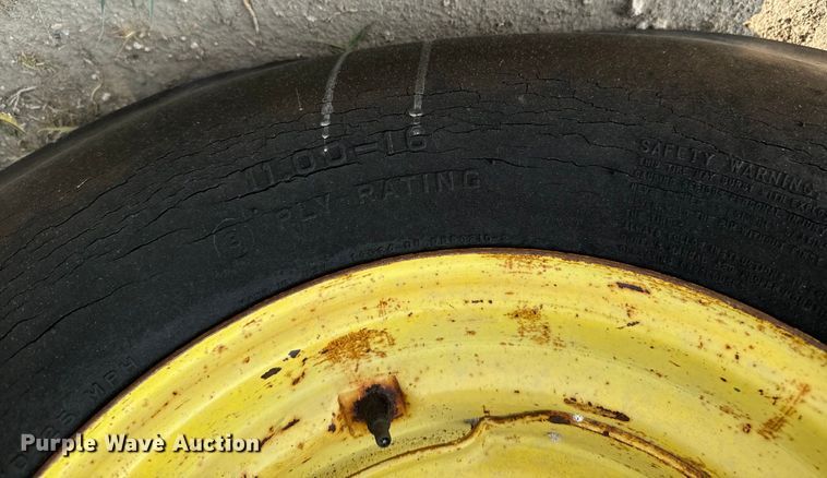 image for item DX3478 1972 John Deere 4320 tractor