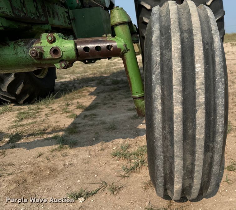 image for item DX3478 1972 John Deere 4320 tractor