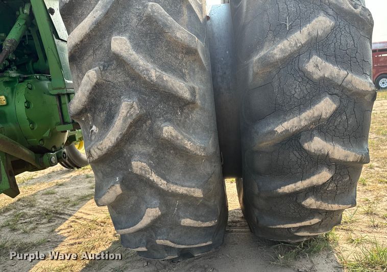 image for item DX3478 1972 John Deere 4320 tractor