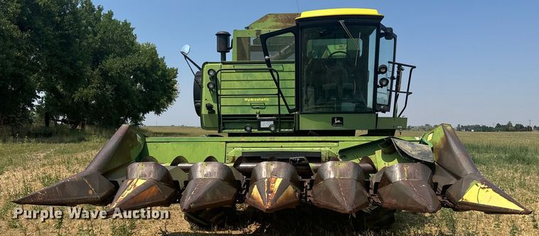 image for item DX3522 1980 John Deere  7720 combine