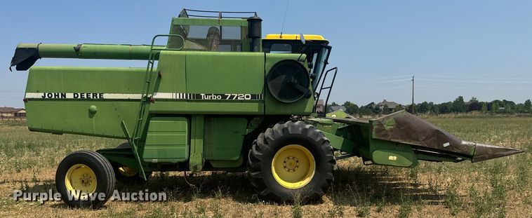 image for item DX3522 1980 John Deere  7720 combine