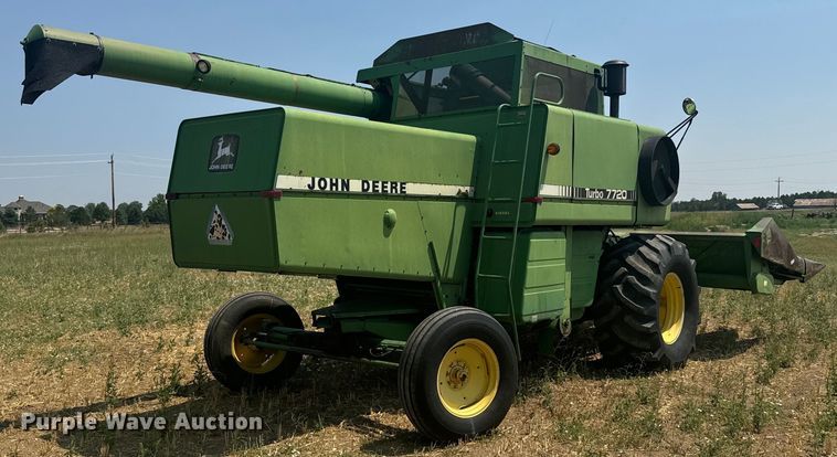 image for item DX3522 1980 John Deere  7720 combine