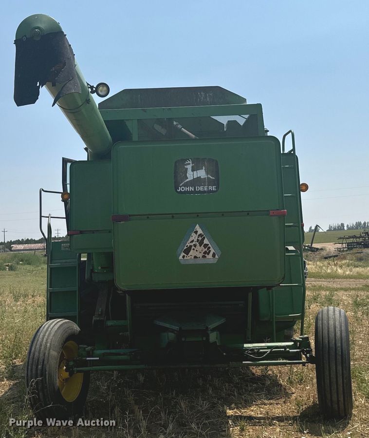 image for item DX3522 1980 John Deere  7720 combine