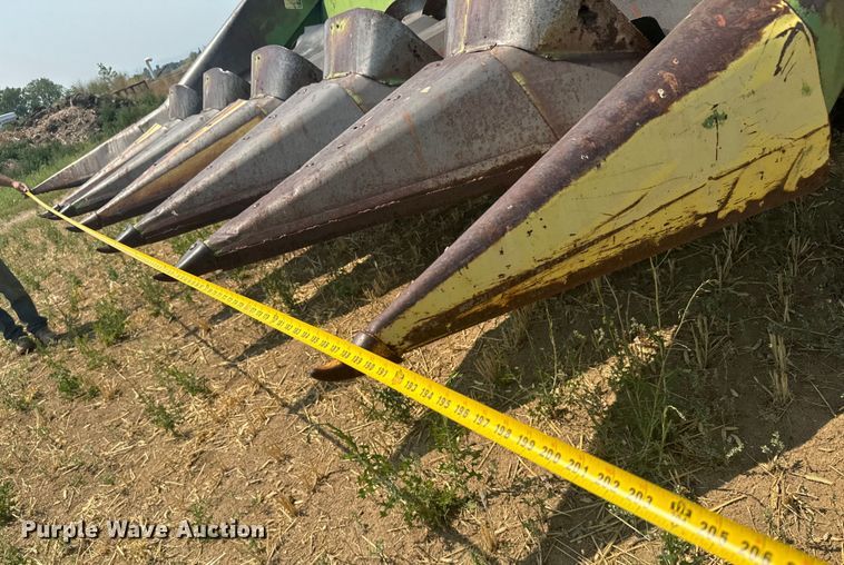 image for item DX3522 1980 John Deere  7720 combine