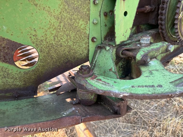 image for item DX3522 1980 John Deere  7720 combine
