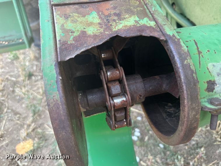 image for item DX3522 1980 John Deere  7720 combine