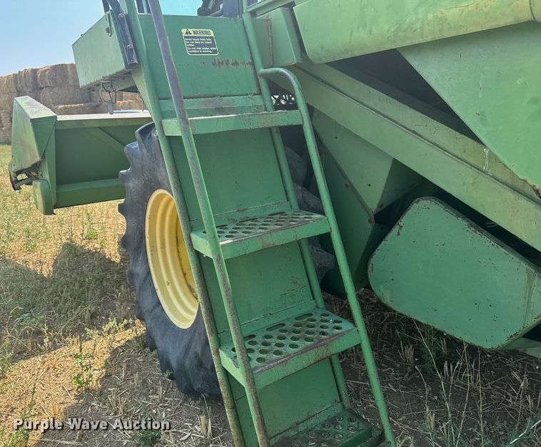 image for item DX3522 1980 John Deere  7720 combine