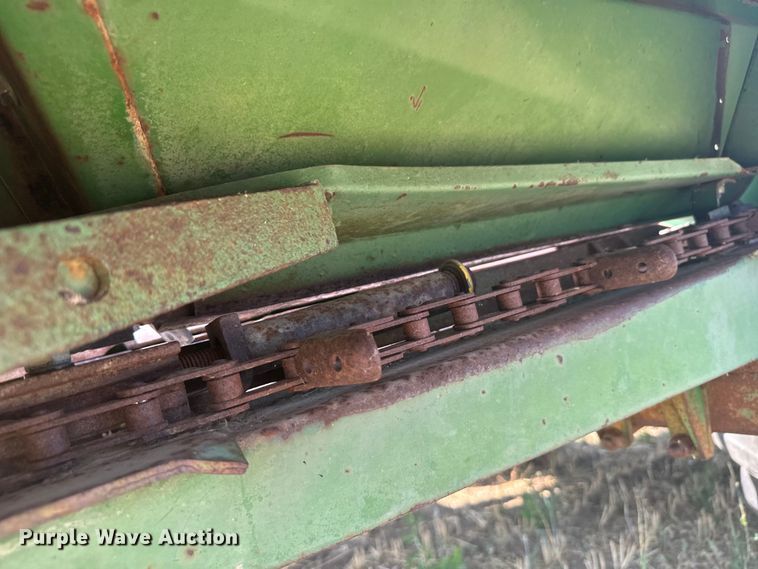 image for item DX3522 1980 John Deere  7720 combine