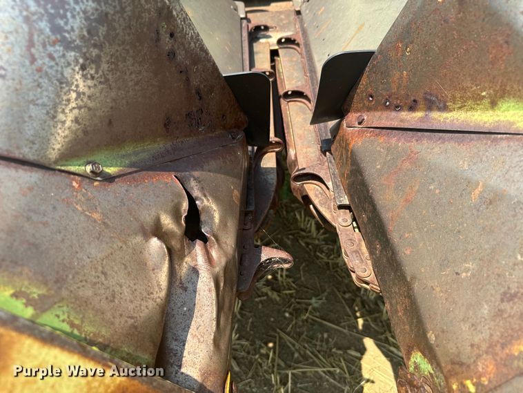 image for item DX3522 1980 John Deere  7720 combine