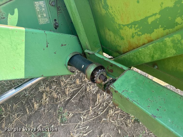 image for item DX3522 1980 John Deere  7720 combine