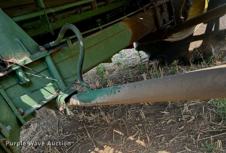 image for item DX3522 1980 John Deere  7720 combine