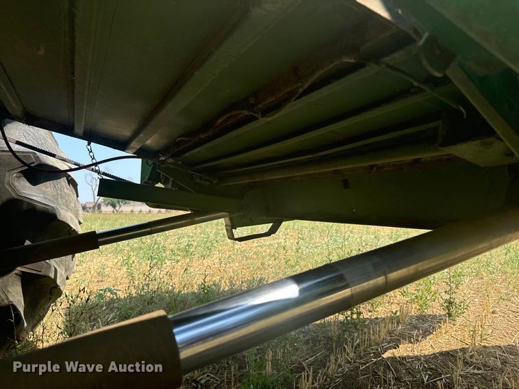 image for item DX3522 1980 John Deere  7720 combine