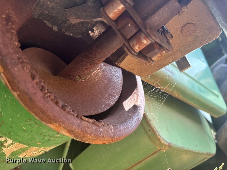 image for item DX3522 1980 John Deere  7720 combine