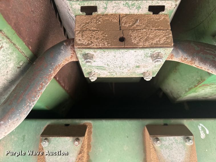 image for item DX3522 1980 John Deere  7720 combine