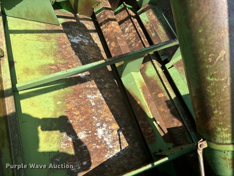 image for item DX3522 1980 John Deere  7720 combine