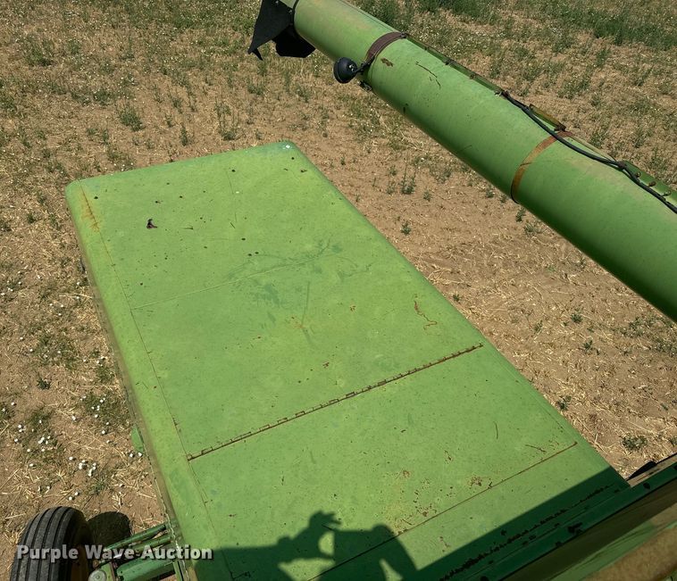 image for item DX3522 1980 John Deere  7720 combine