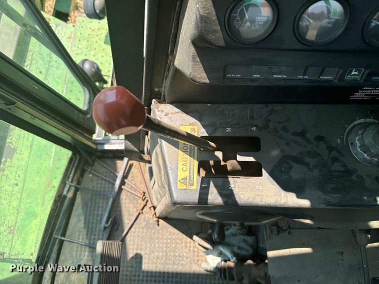 image for item DX3522 1980 John Deere  7720 combine