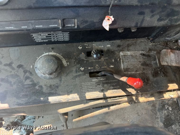 image for item DX3522 1980 John Deere  7720 combine