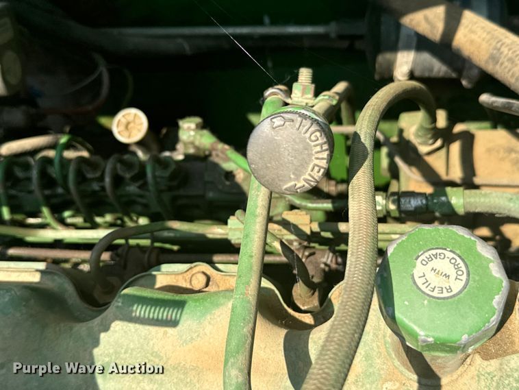 image for item DX3522 1980 John Deere  7720 combine