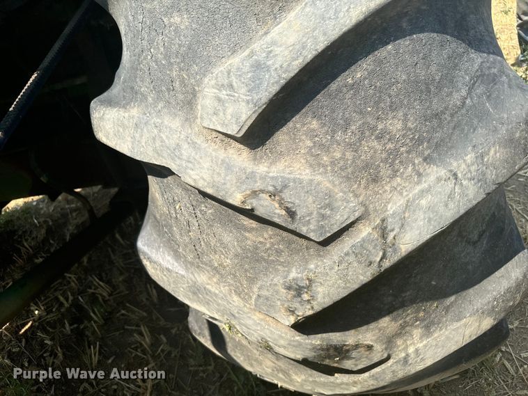 image for item DX3522 1980 John Deere  7720 combine