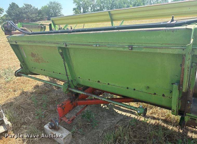 image for item DX3522 1980 John Deere  7720 combine