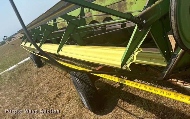 image for item DX3522 1980 John Deere  7720 combine